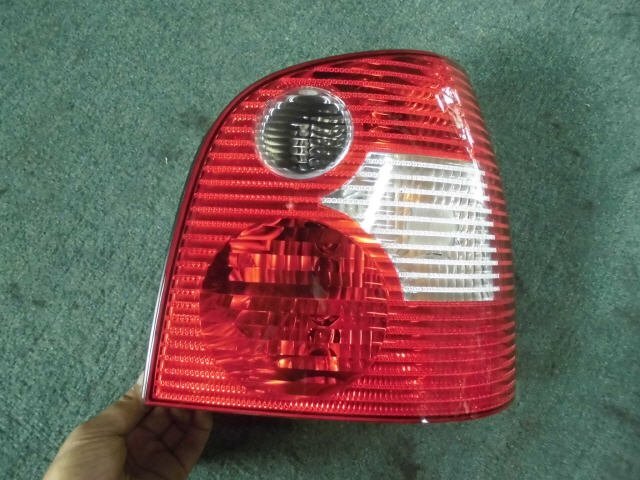2kurudepa H15年 ポロ GH-9NBBY 右 テール ランプ ライト ノーマルバルブ TORKA、6Q6、954、096B/112A 7015拍卖