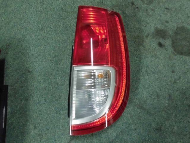 2kurudepa H18年 モコ DBA-MG22S 右 テール ランプ ライト 26550-4A00A KOITO 220-59214 6423拍卖