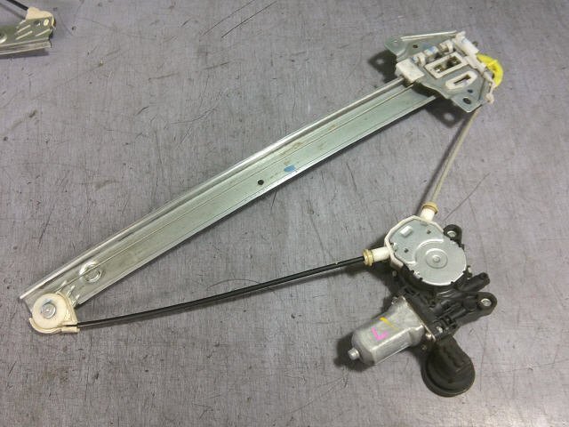 2kurudepa H18年 モコ DBA-MG22S 左 フロント レギュレータ パワーウィンド モーター 80701-4A00A 9171拍卖