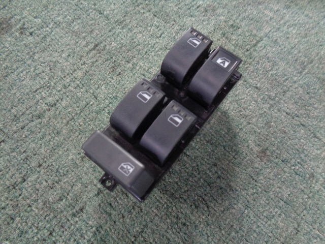 2kurudepa H25年 ムーヴ DBA-LA100S パワーウィンド PW スイッチ 84820-B2390 8824拍卖
