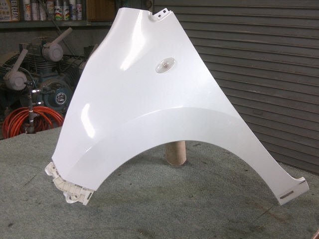 2kurudepa H22年 ワゴンR DBA-MH23S 左 フロント フェンダー 57711-70K60 白パール Z7T 福山通運で発送の為、個人宅発送不可 9219拍卖