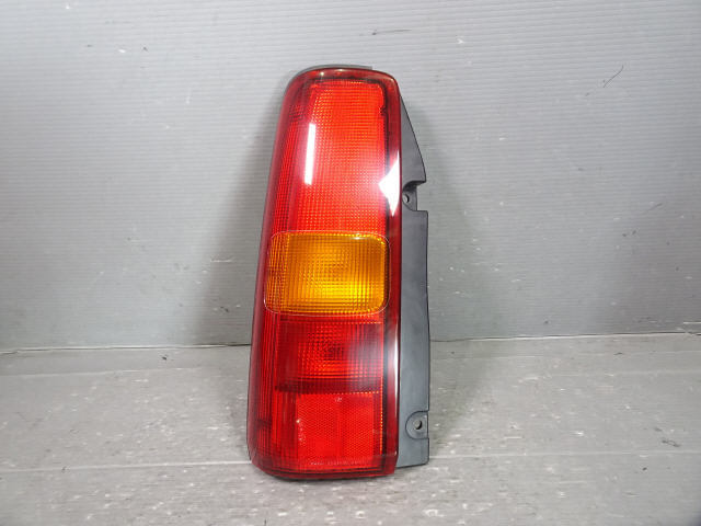 ジムニー ABA-JB23W 左 テール ランプ ライト レンズ 35670-81A00 KOITO 220-32081 平成18年 6型 XC 1kurudepa拍卖