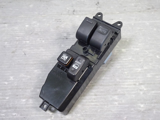 ハイエース 3DF-GDH201V パワーウインドウスイッチ 84820-V3010 令和5年 標準ボディ 【作動未テスト品】 1kurudepa拍卖