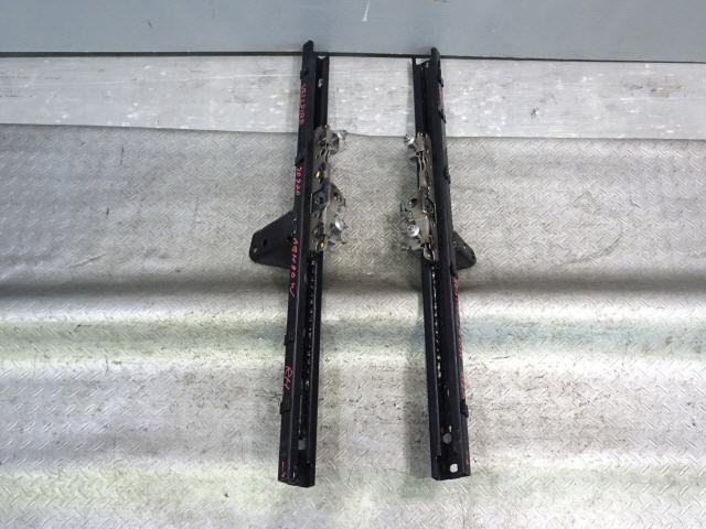 ヴェルファイア DBA-AGH30W 3列目シートレール 前期 Z Aエディション 1kurudepa拍卖