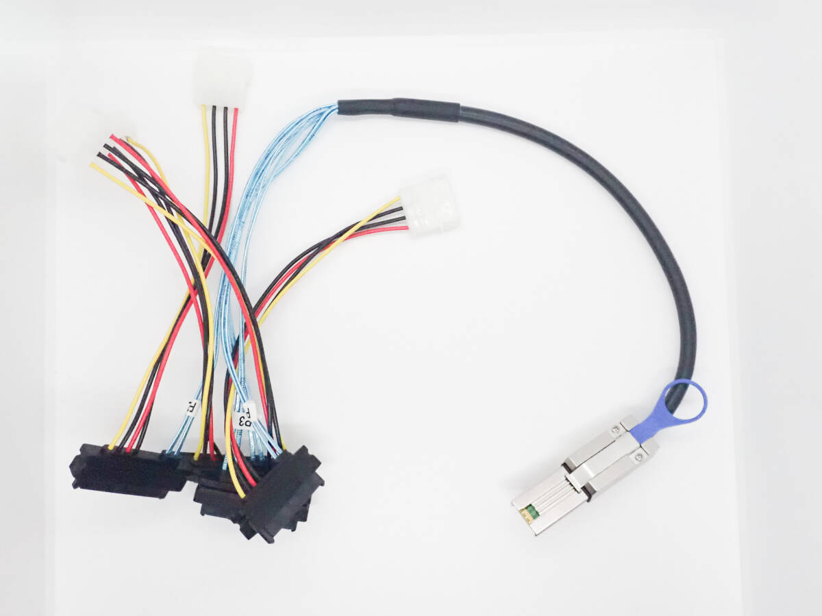 SFF-8088 to SFF-8482 SAS ケーブル(SFF-8088 → 4x SFF-8482 29Pin + 4Pinペリフェラル電源 0.5m)拍卖
