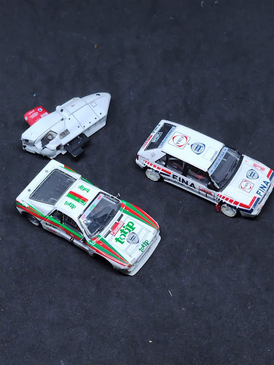 ミニカー2台と潜水艦のおもちゃ1台 ジャンク拍卖