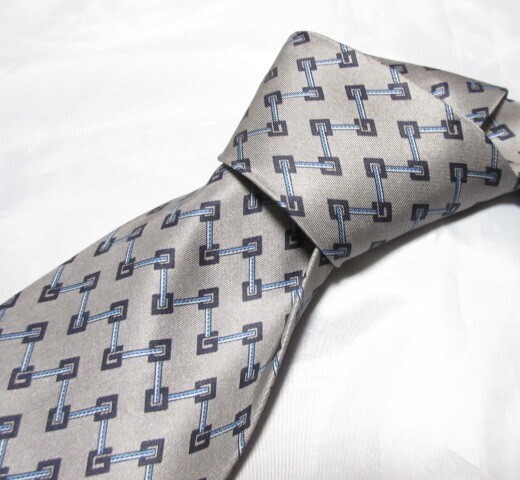 GUCCI グッチ G ロゴ 100% シルク ネクタイ グレー シミなし メンズ 美品 長さ 145cm 1526拍卖