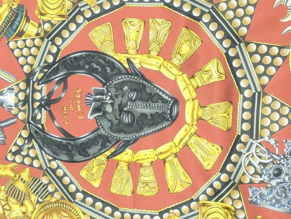 美品 HERMES エルメス カレ 90 L'OR DES CHEFS 首長達の金 ブラウン 100% シルクスカーフ 1461拍卖