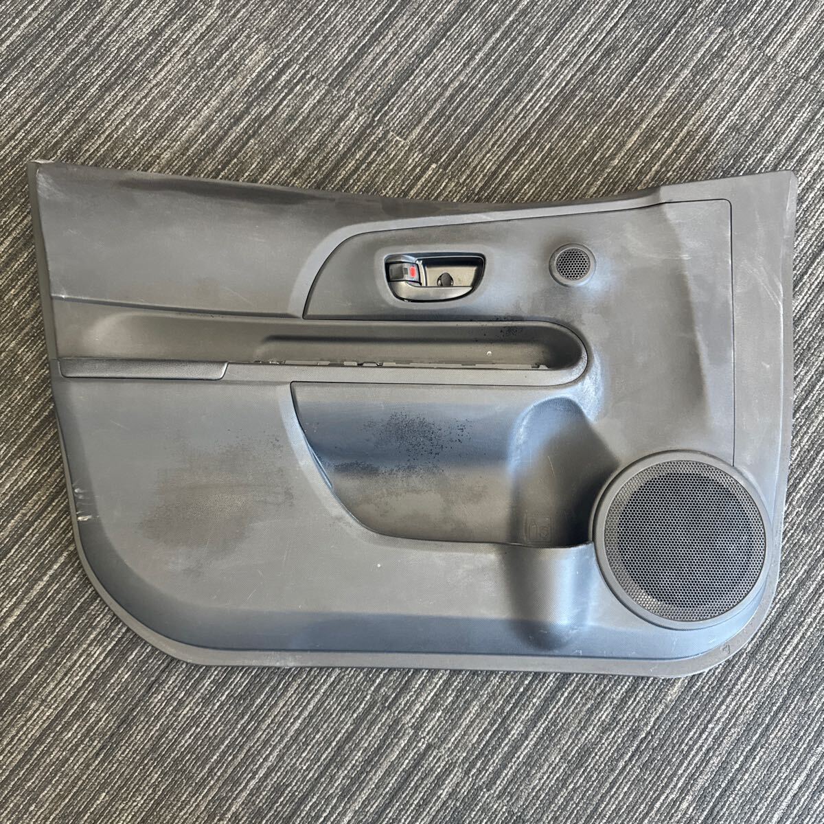 トヨタ アクア フロント 左 パネル 内張り 助手席側 67612-X1V20拍卖