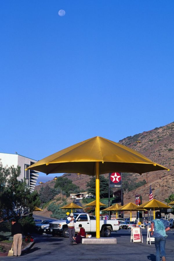 クリスト 「アンブレラ」 カラースライド 4枚 (1) Christo The Umbrellas クリスト・アンド・ジャンヌ=クロード拍卖