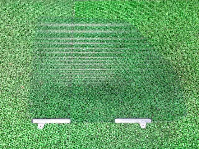 ミニキャブ LE-U62T 右フロントドアガラス MR573296 ASAHI M213 /50518拍卖