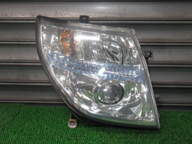 エルグランド CBA-ME51 右ヘッドランプ 26010-WL61B コイト 100-24852 /50531拍卖