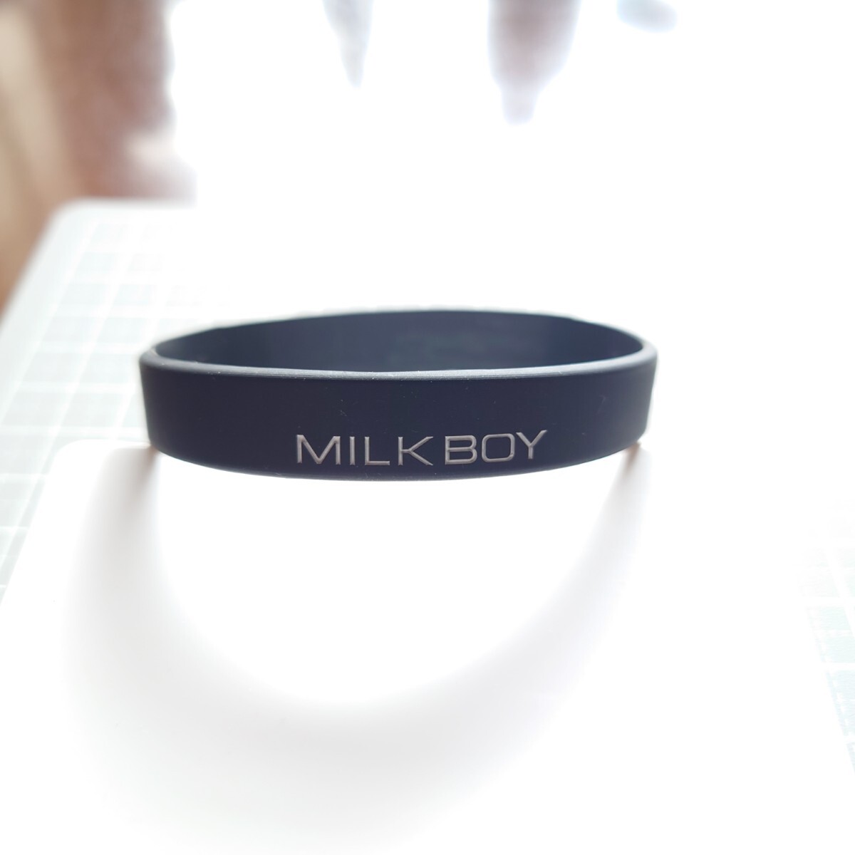 最終出品!! MILKBOY ブレスレット 正規品 送料無料!! 匿名配送 追跡可能 ブラック ミルクボーイ拍卖