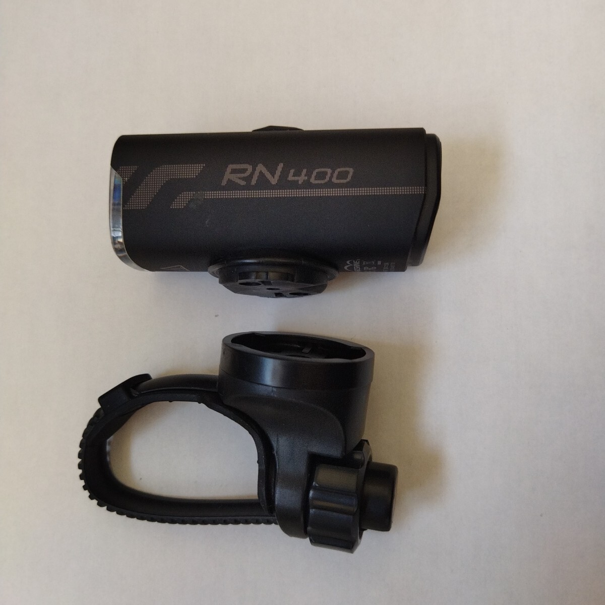 Olight(オーライト)RN400 フロントライト 自転車用 充電式 防水 マウント SHIMANO Garmin cateye拍卖