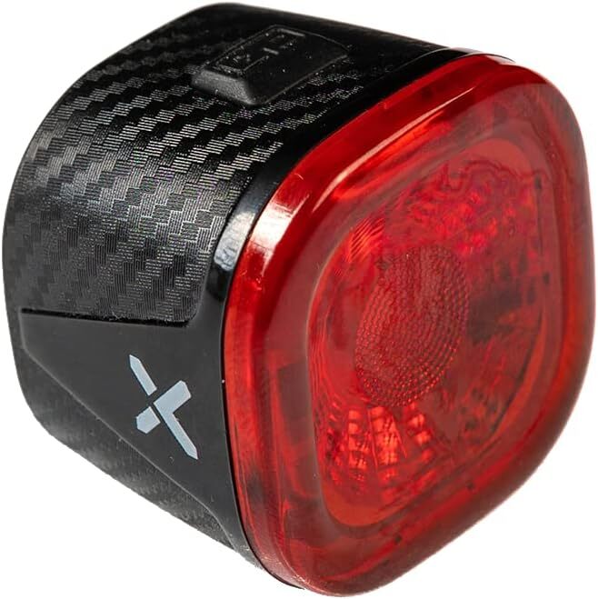 未使用 XOSS 自転車 テールライト USB充電式LED高輝度 IPX6防水 4つの点灯モード XR01 ブレーキ点灯 ロードバイクShimanoGarmin拍卖