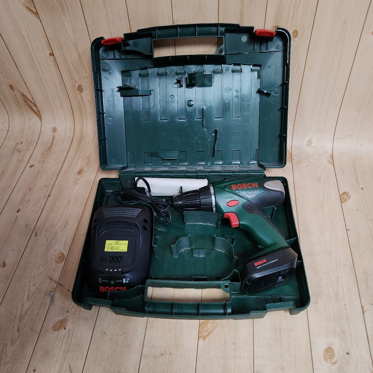 BOSCH ボッシュ バッテリードライバードリル PSR 14.4 LI-2 ケース付き拍卖
