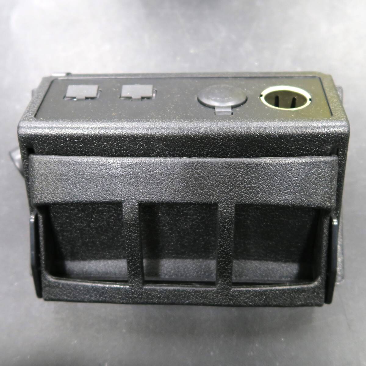 前期車両専用 80ノア ヴォクシー80系 エスクァイア シガライター 増設電源パネル USBポート シガーコンソール 樹脂部品 未使用 60サイズ拍卖