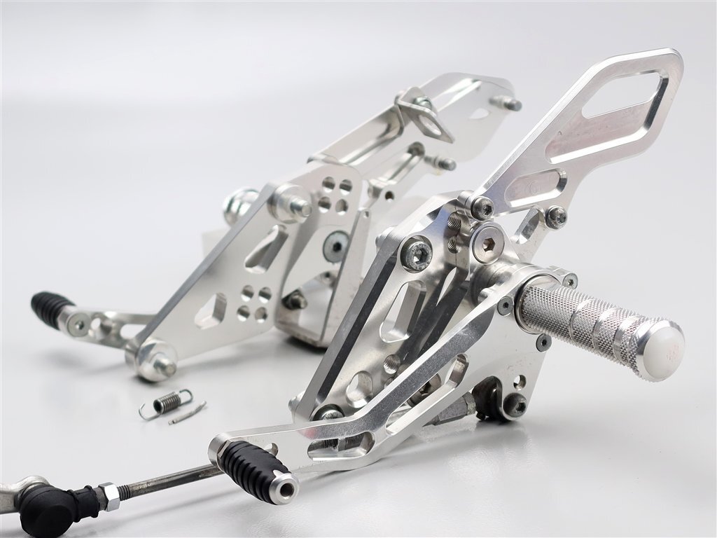 ♪CB1300SF/SB SC54/'03-'20 ストライカー 4ポジション バックステップキット (H1030A08)拍卖