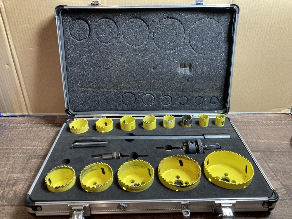 020♪おすすめ品・即決価格♪メーカー不明 ホルソーセット 型式不明 現状品拍卖