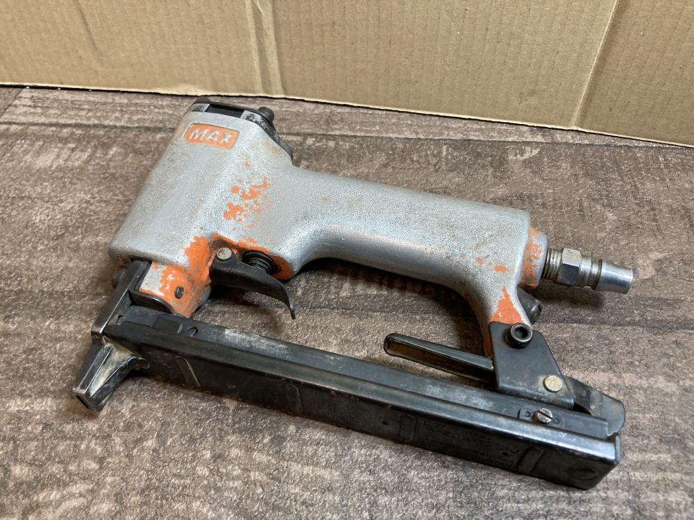 020♪ジャンク品・即決価格♪MAX 常圧エアタッカ TA-20A/1013J 打ち終わりに異音 現状品拍卖