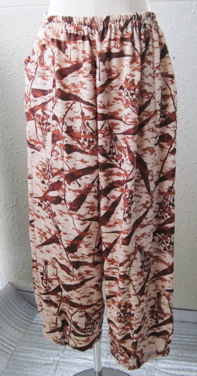 布乃言葉*カーゴパンツ・モンペ風・ワイドパンツ・コクーンパンツ”秋色茶系の絹綸子から、モダンロウケツ染・レギンスを御供にどうぞ...拍卖