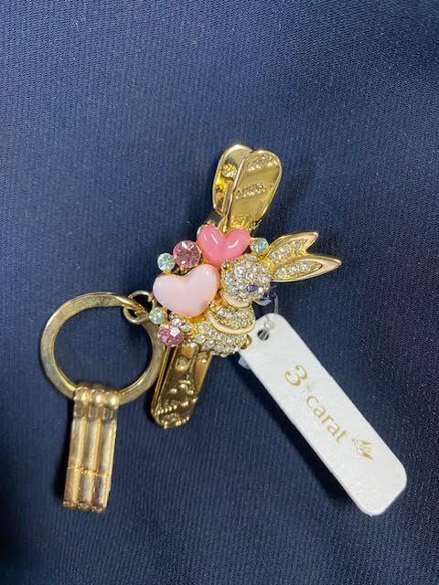 バッグキークリップ うさぎ ハート ビジュー パリ拍卖