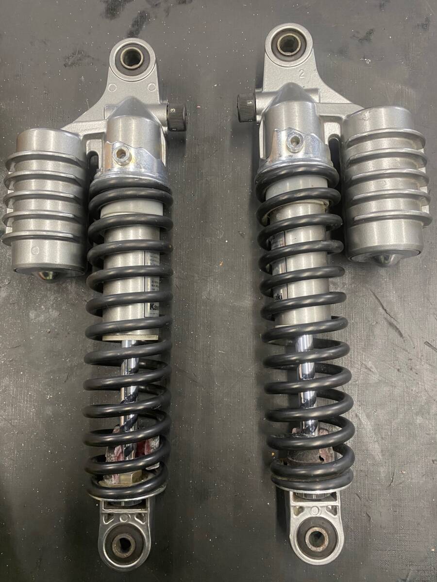 ゼファー750純正リアサス 綺麗なんですが…拍卖