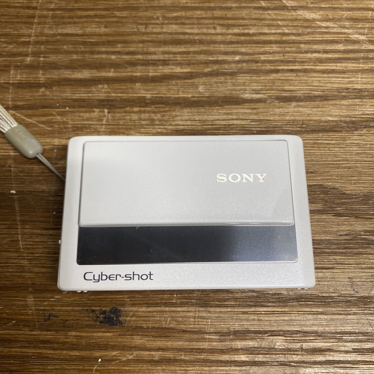 UTM437 SONY Cyber-shot DSC-T20 ホワイト コンパクトデジタルカメラ デジカメ サイバーショット ソニー 動作未確認 現状品拍卖