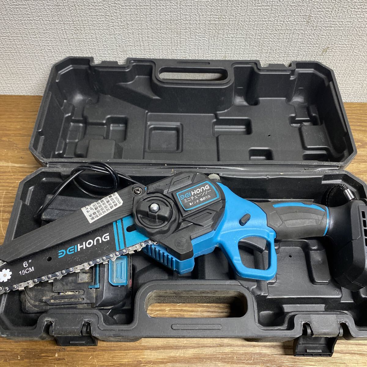 UTM461 DEIHONG ミニチェーンソー JP-CSDJ-3 充電式 電動工具 バッテリー、充電コード付き 動作品拍卖