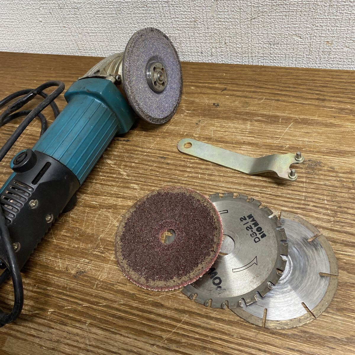 UTM470 新興製作所 ディスクグラインダー SDG-100D 切断機 電気ディスクグラインダ 電動工具 動作品拍卖