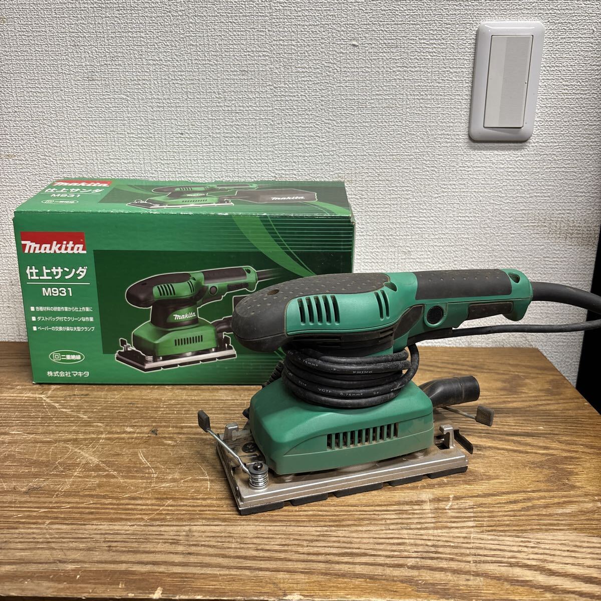 UTN887 Makita マキタ 仕上サンダ M931 電動工具 研磨 箱・取説付き 動作確認済み拍卖