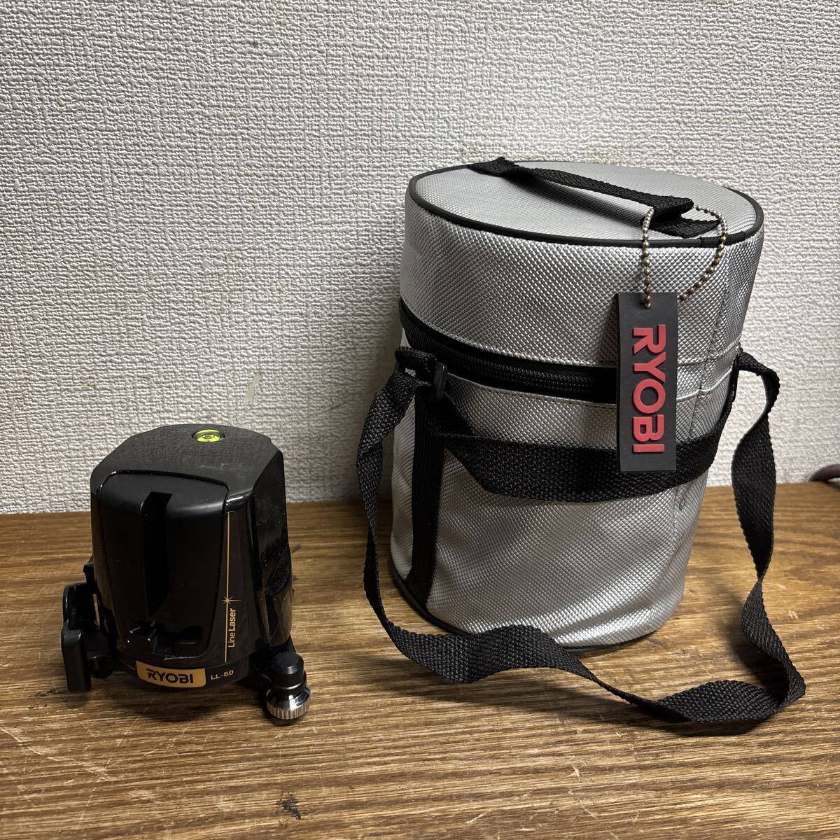 UTN888 RYOBI リョービ レーザー墨出し器 LL-50 ケース付き 電動工具 ハンドツール 測定器 動作確認済み拍卖
