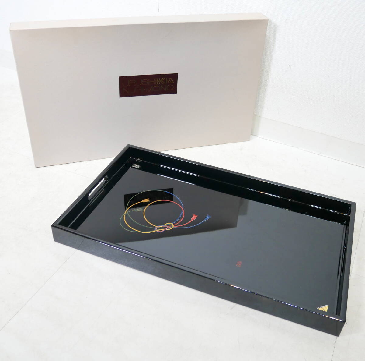 ▲(R710-H68) 未使用 保管品 URUSHIKI&NURI-MONO 彩結び 尺七長手盆 漆器 お盆 天然木 漆 黒 ブラック 外箱付き拍卖