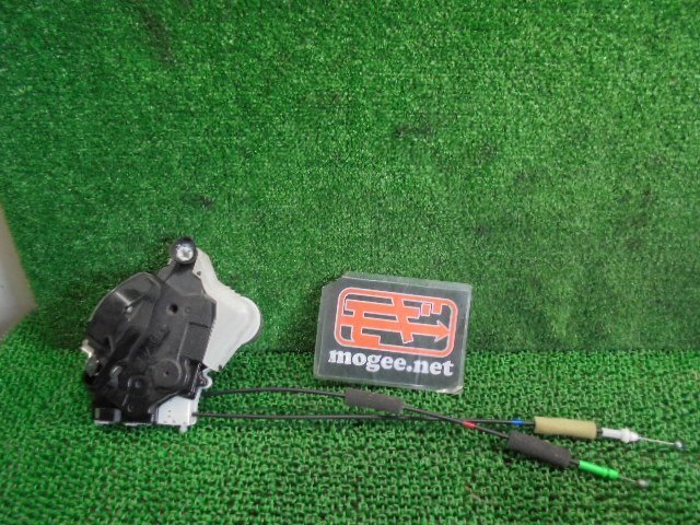 8EQ3164DF5 ) トヨタ プリウス ZVW30 純正フロント右ドアロックソレノイド MD-4拍卖