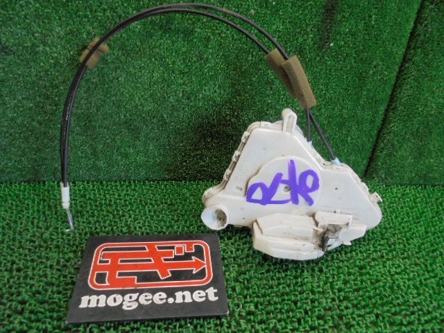 8EG2633DF5 ) ホンダ ステップワゴン スパーダ RK5 純正フロント右ドアロックソレノイド拍卖