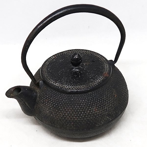 DKG★送料無料★ 南部鉄器 岩鋳造 ホーロー加工 鉄瓶 茶器 急須 ② 南部鉄瓶 岩鋳 琺瑯 茶瓶 あられ紋 鉄瓶拍卖