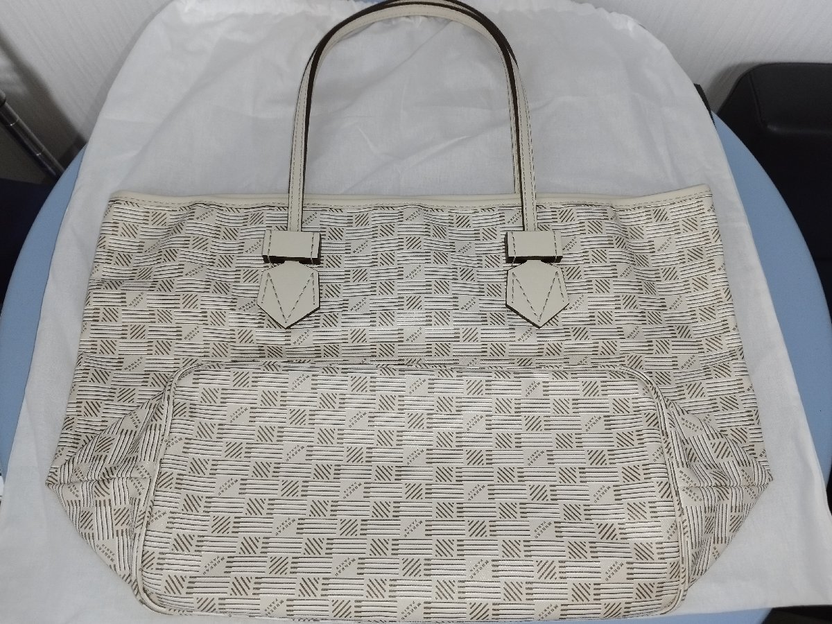 【時計王】 MOREAU PARIS モロー パリ トート 新品未使用品 サントロペ M 定価14.08万 シャンパン CCNA 税別 送料無料拍卖