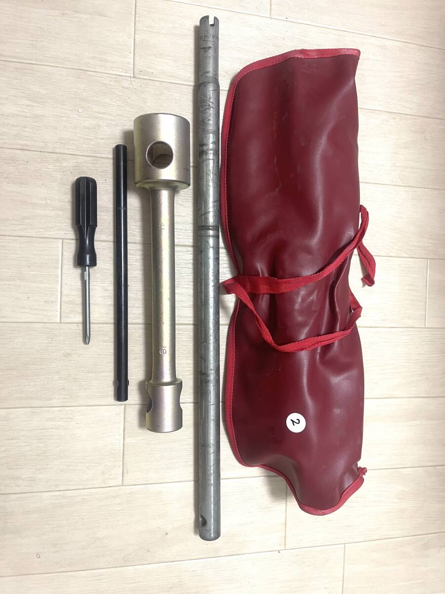 いすゞエルフ 車載工具 タイヤ交換 ホイルナットレンチ スペアタイヤ交換道具 ホイールナットレンチ 管理:白2拍卖