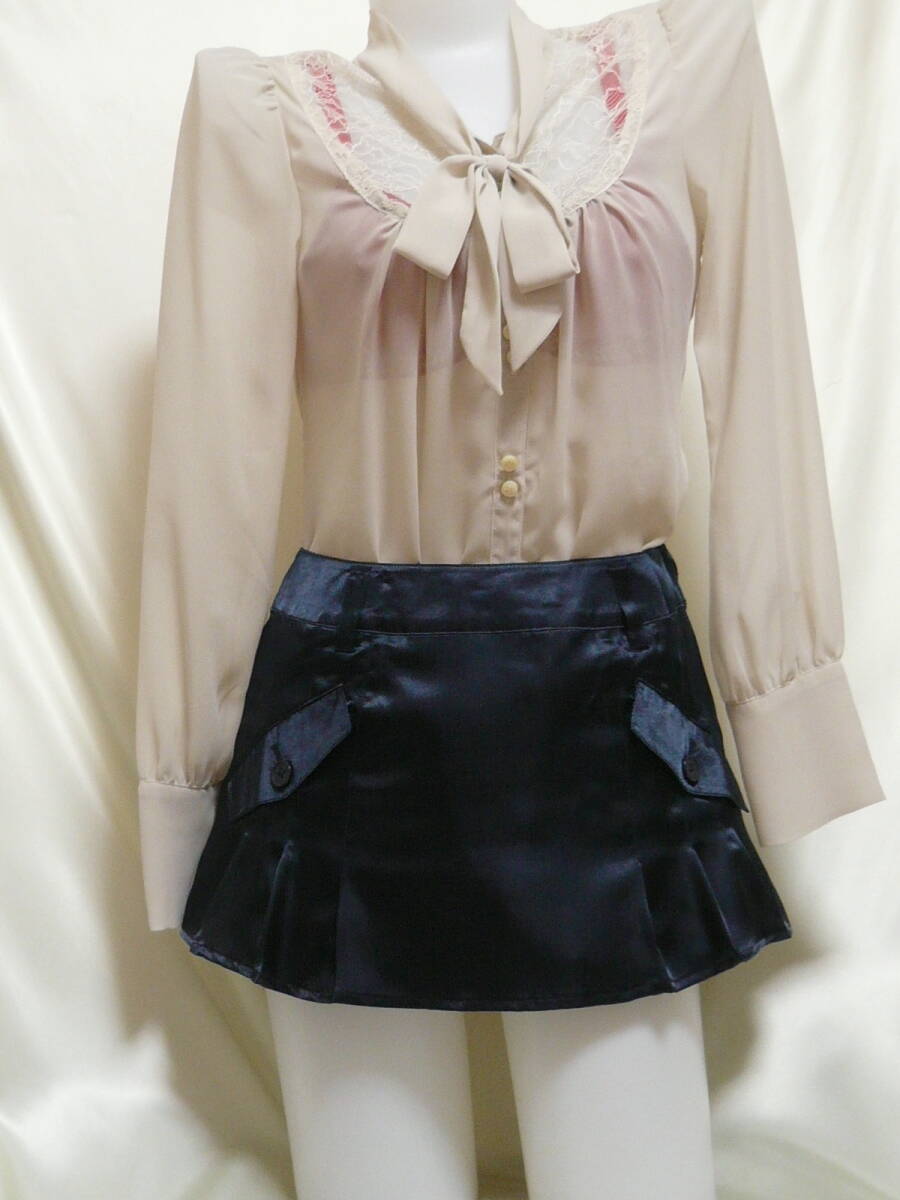 ♪♪クールな黒サテン系の超マイクロミニ☆可愛い裾プリーツ^^♪♪拍卖