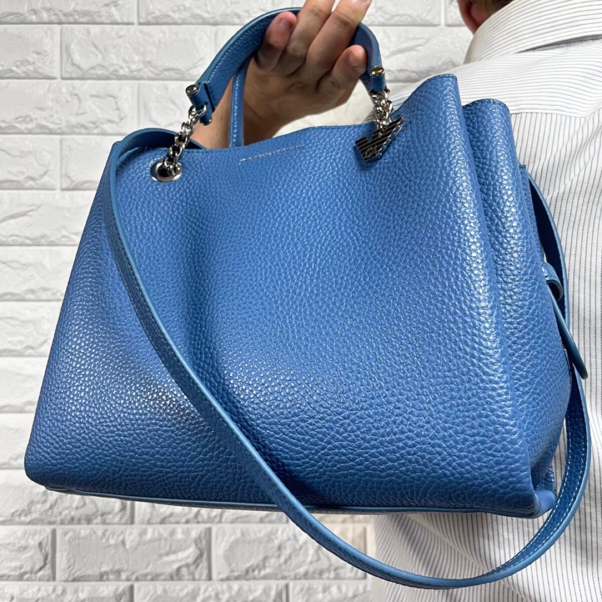 希少カラー/入手困難◎ エンポリオアルマーニ EMPORIO ARMANI メンズ 2way ビジネス トートバッグ ロゴ金具 ロゴ刻印 ブルー レザー 本革拍卖