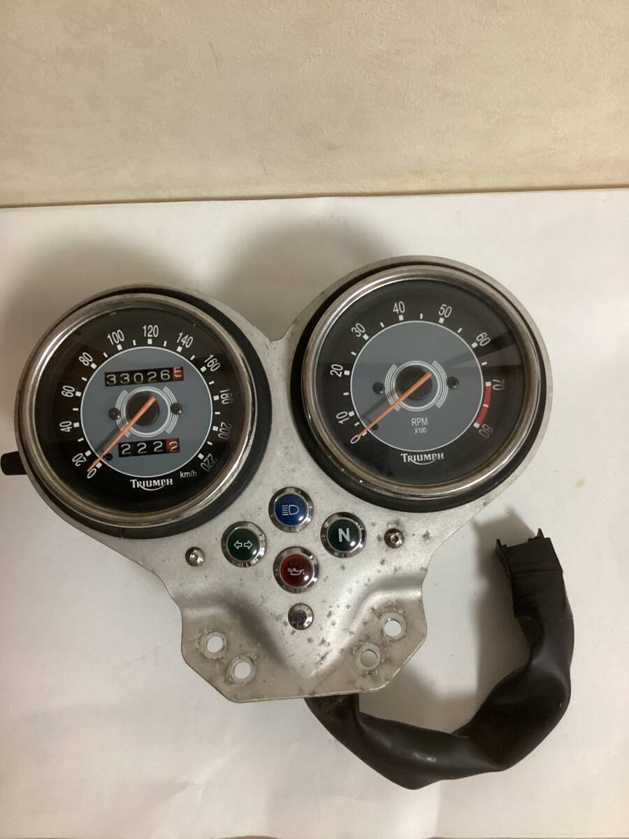 【416】トライアンフ ボンネビル T100 スピードメーター 中古拍卖
