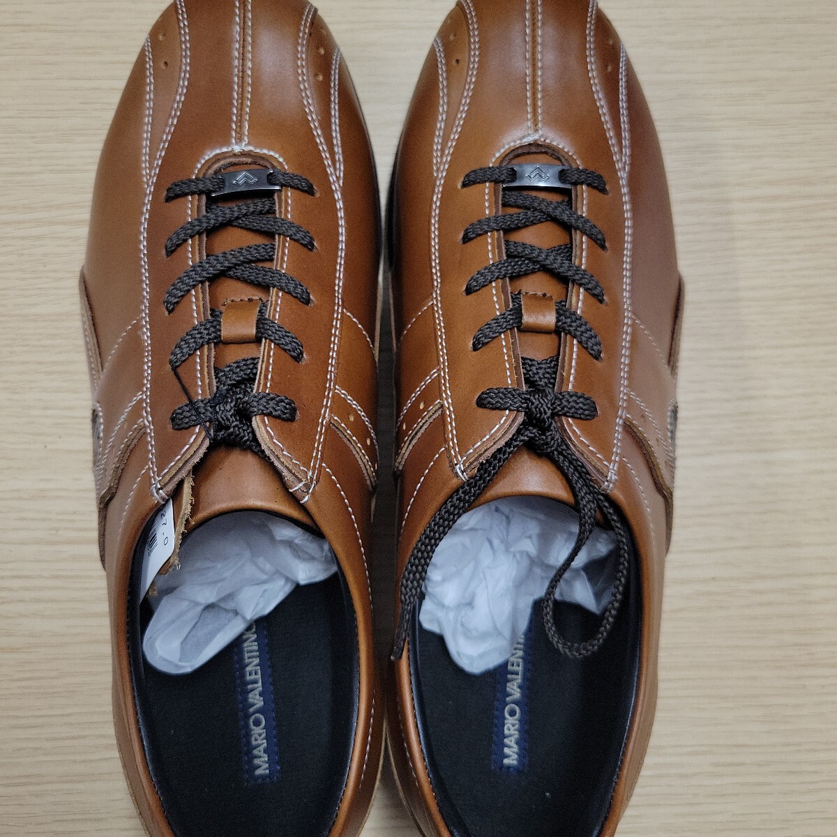 新品 マリオヴァレンチノ 本革カジュアルシューズ 色キャメル サイズ27.0cmEEE拍卖