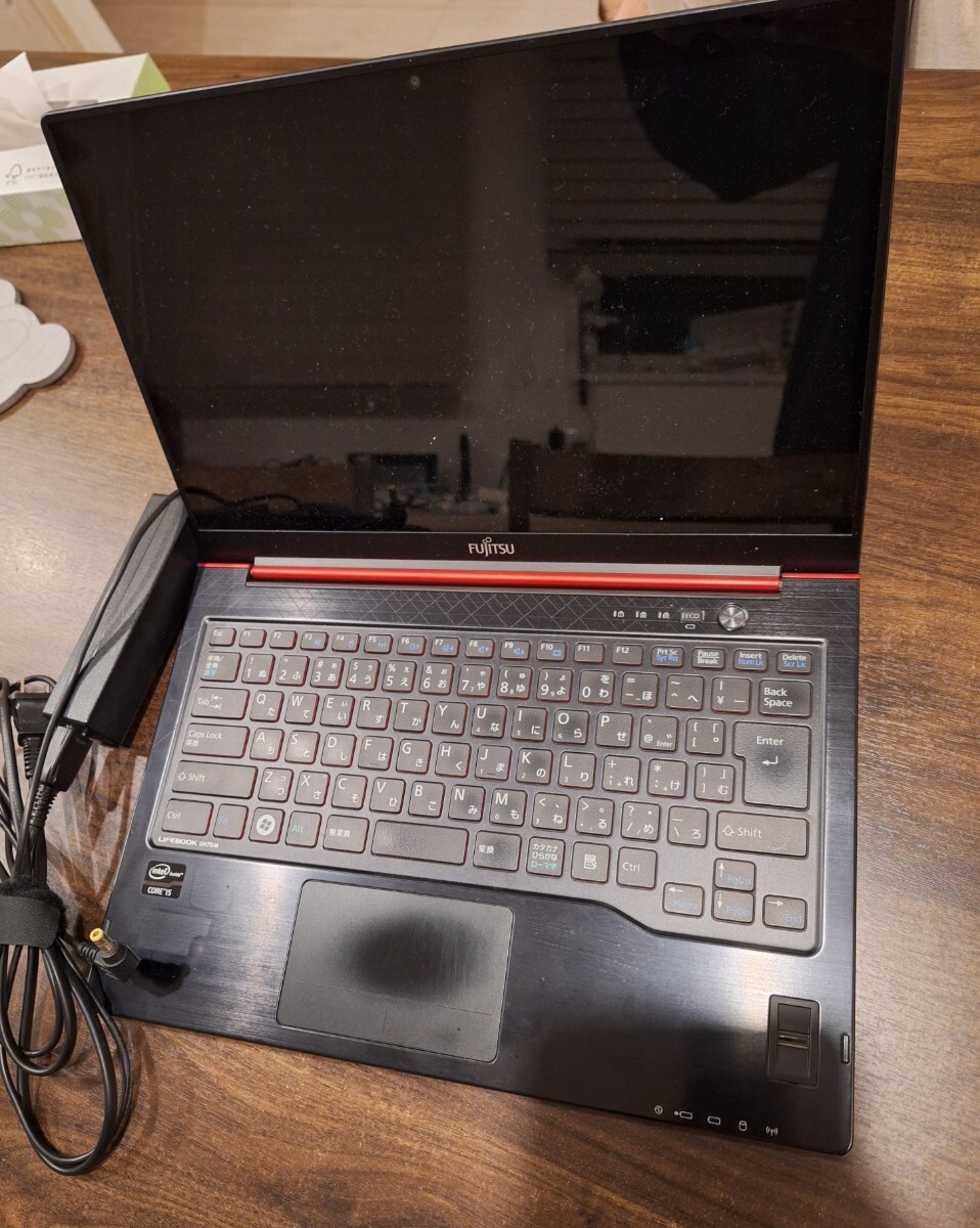 【完動品】富士通 LIFEBOOK☆UH75/H CORE i5☆Windows10 搭載☆4GB☆ノートパソコン、ソフトケース付き☆14インチ拍卖