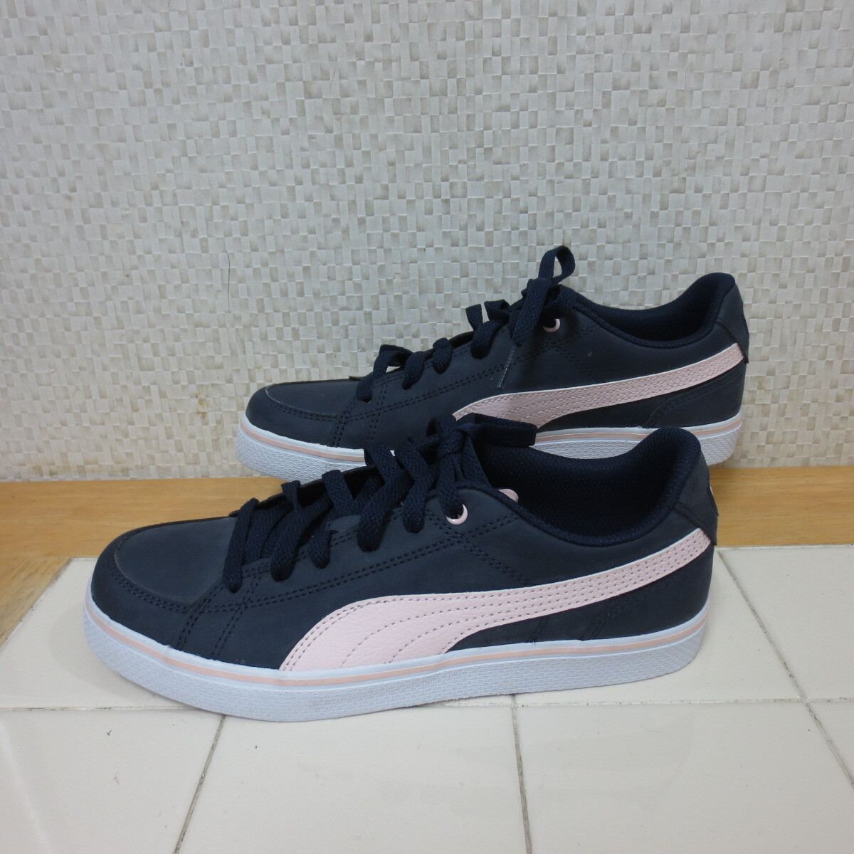 新品B品(試着品) プーマ コートポイント バルク ネイビー 薄ピンク 24cm スニーカー PUMA COURT POINT VULC レタパ600円 K10/4拍卖