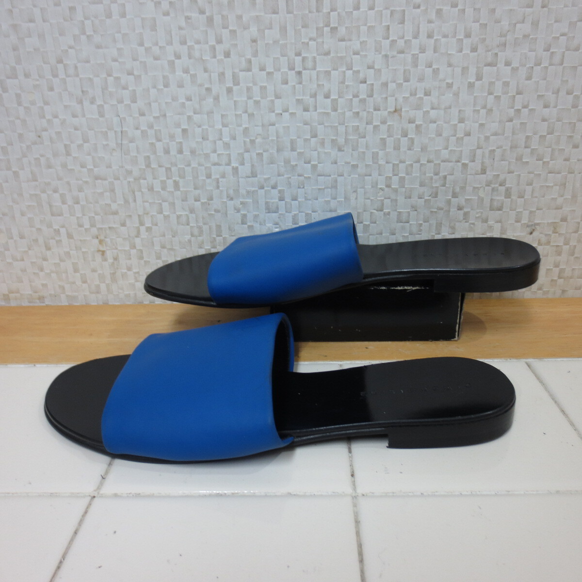 サイモンミラー 青 黒 24cm サンダル SIMON MILLER レタパ600円 K10/4拍卖