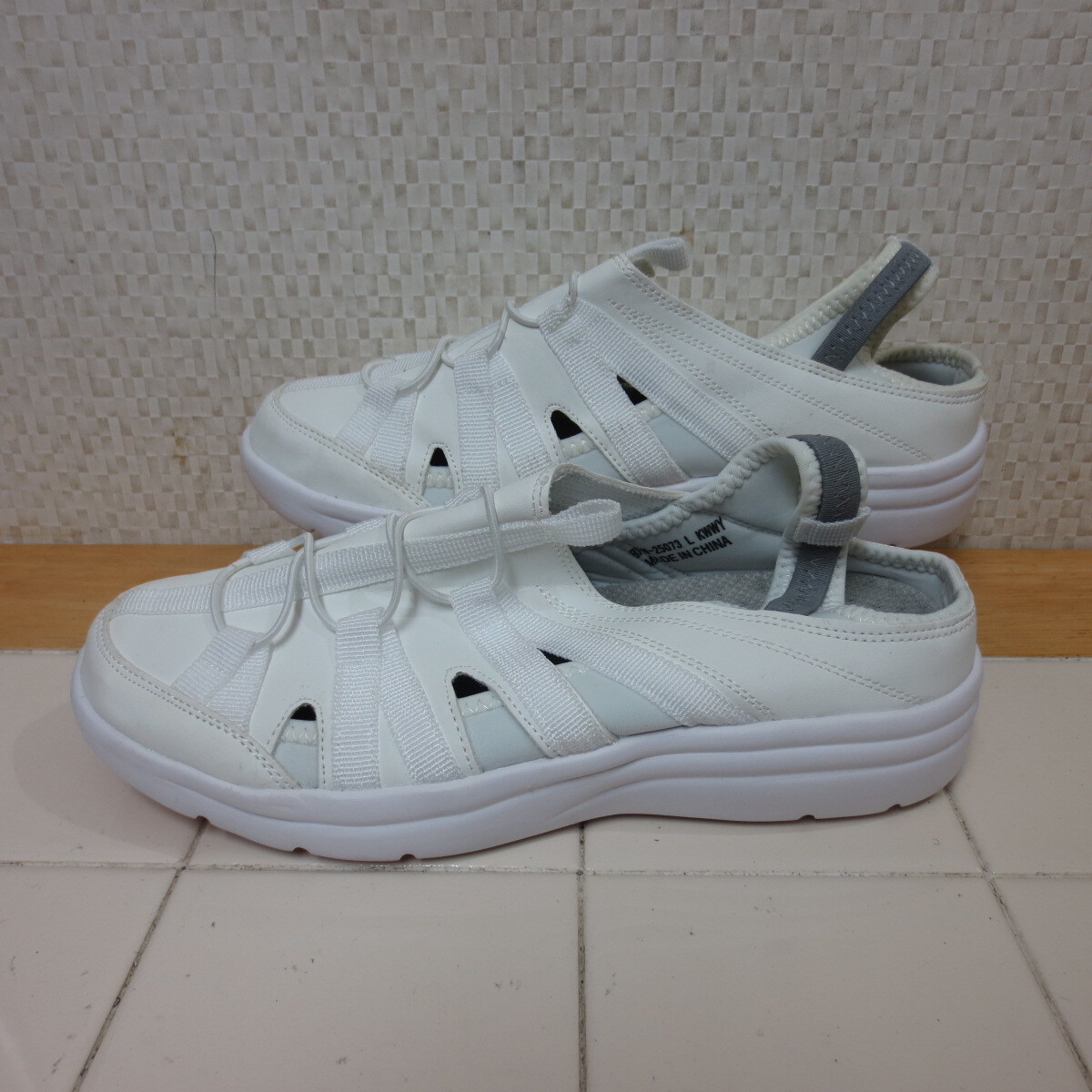 美品 バイオフィッター 白 24cm~24.5cm メディカルシューズ バンドナーシューズ ナースシューズ Bio Fitter レタパ600円 K10/5拍卖