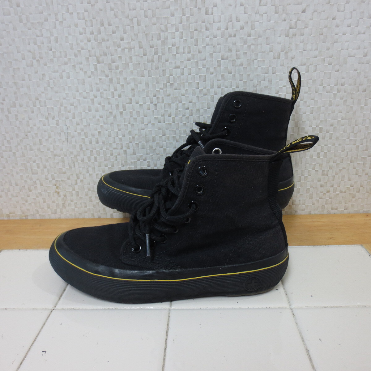 ドクターマーチン モネ PB12R AW006 黒 22.5~23.0 スニーカー ブーツ ハイカット レースアップ Dr.Martens MONET レタパ600円 K10/6拍卖