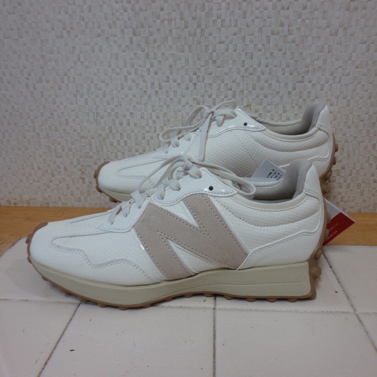 新品B品(試着品) ニューバランス ゴルフ 白 ベージュ 24cm スニーカー new balance golf レタパ600円 K10/6拍卖
