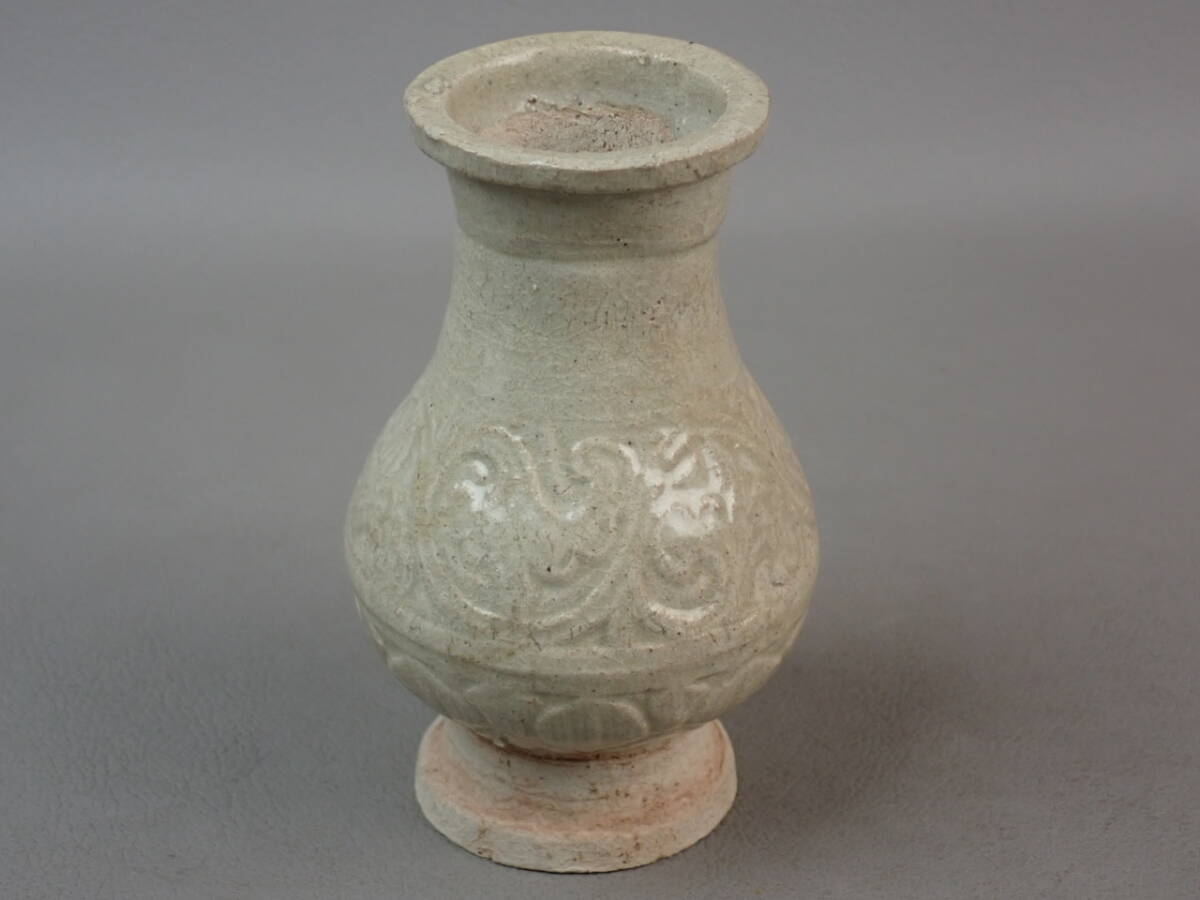 【骨董・茶道具】★中国古玩★★影青陽刻花文花瓶 青白磁 gp105wb 花道 華道拍卖