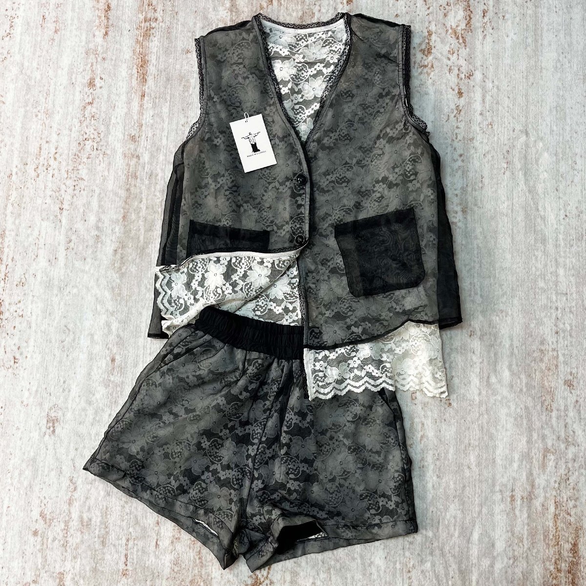 数量限定 上下セット ロンドン製造 薄手 速乾 重ね着 レース オシャレ ベスト ショートパンツ 2点セット セットアップ レディース SIZE:XL拍卖